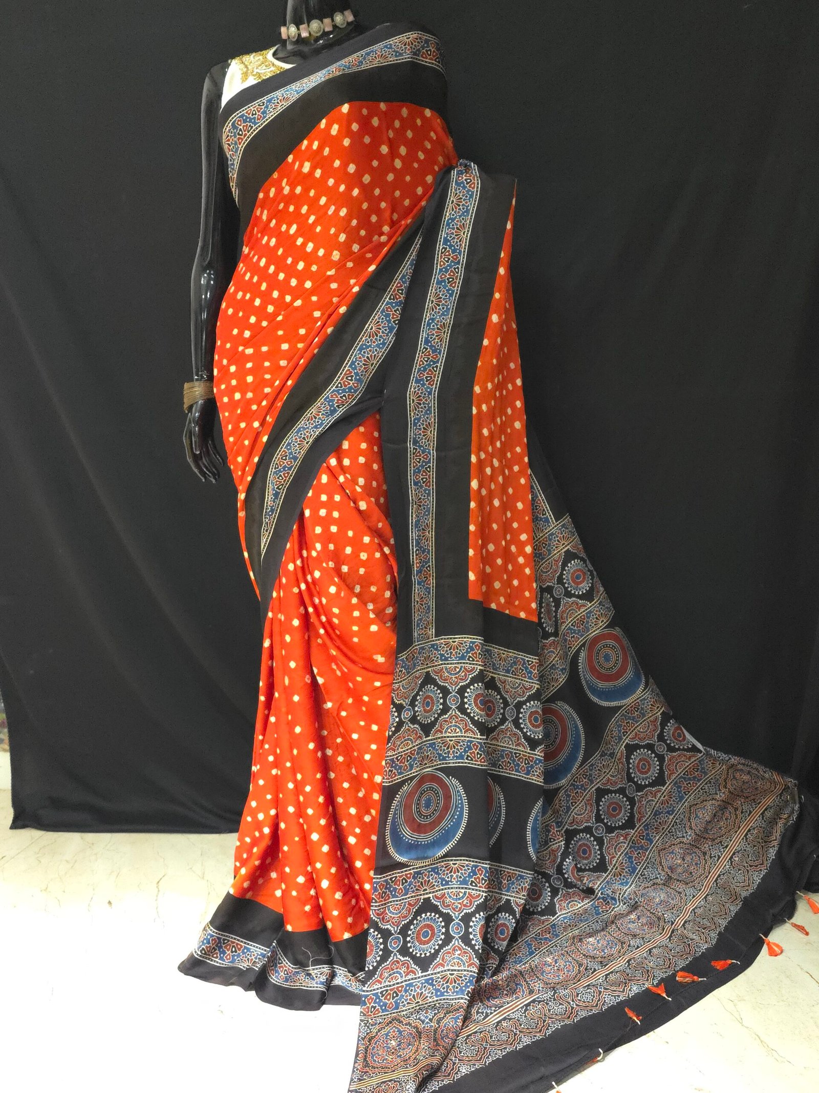 Modal Saree With Bandhni Work