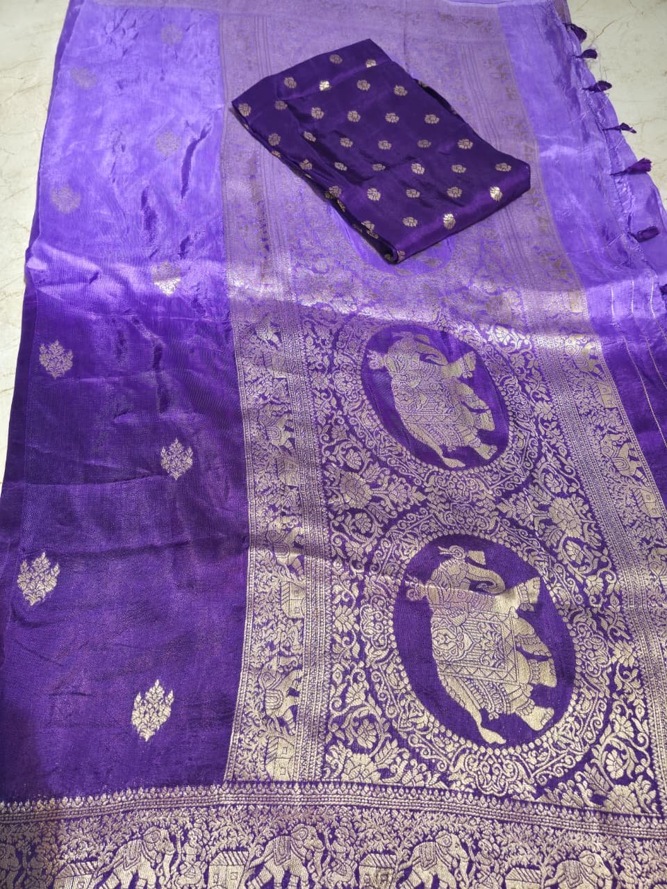 Tie and Dye Dola Benarasi Saree - Image 2