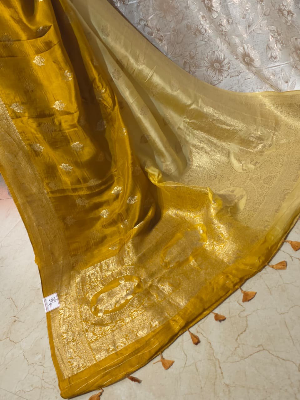 Tie and Dye Dola Benarasi Saree - Image 2