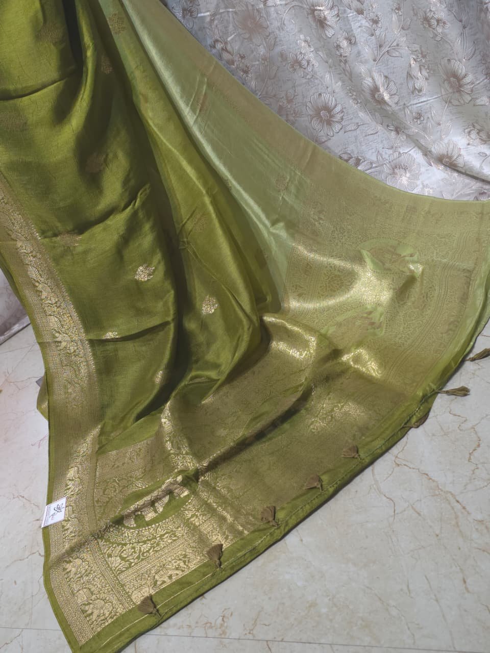 Tie and Dye Dola Benarasi Saree - Image 2