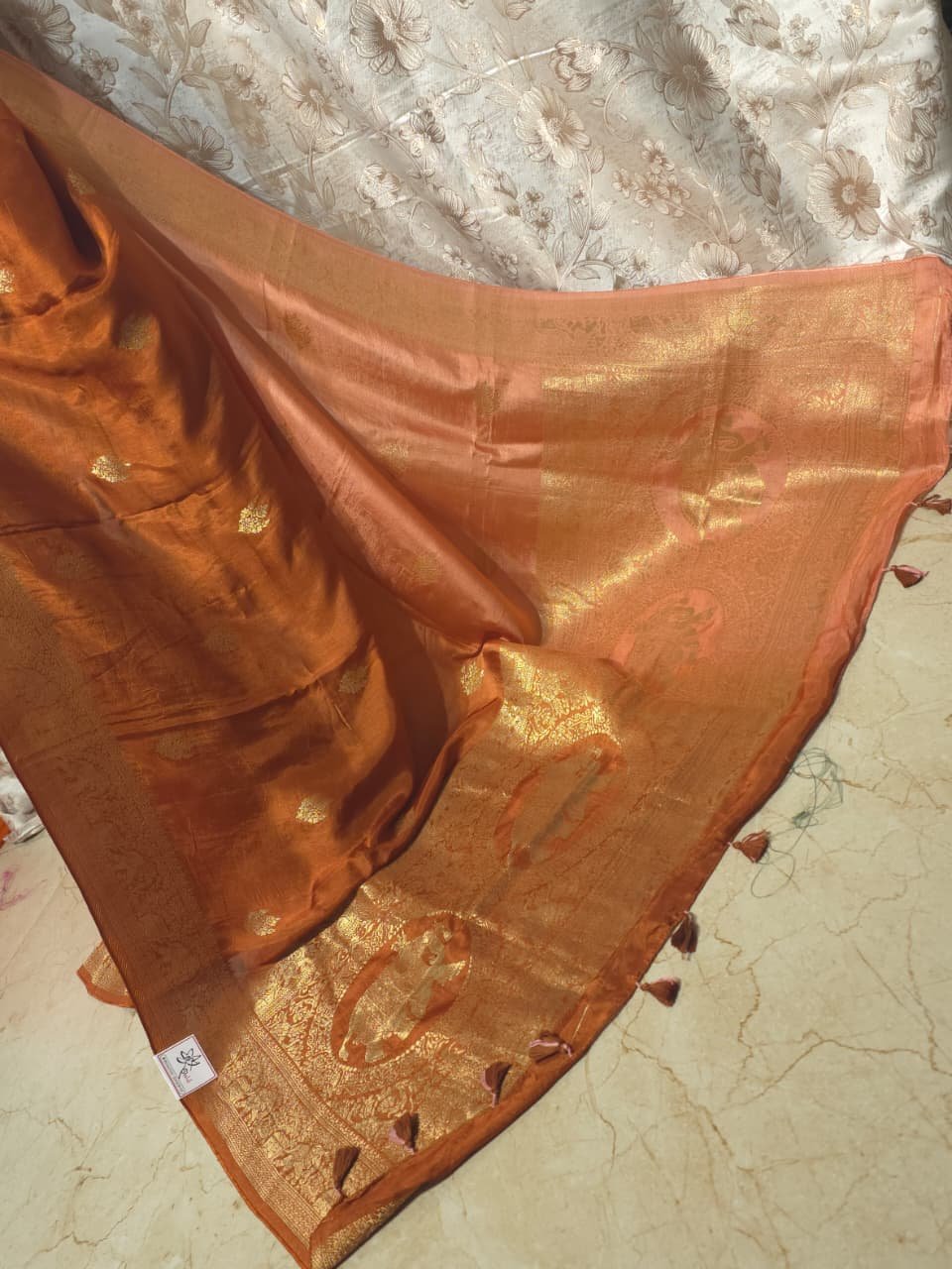 Tie and Dye Dola Benarasi Saree - Image 2