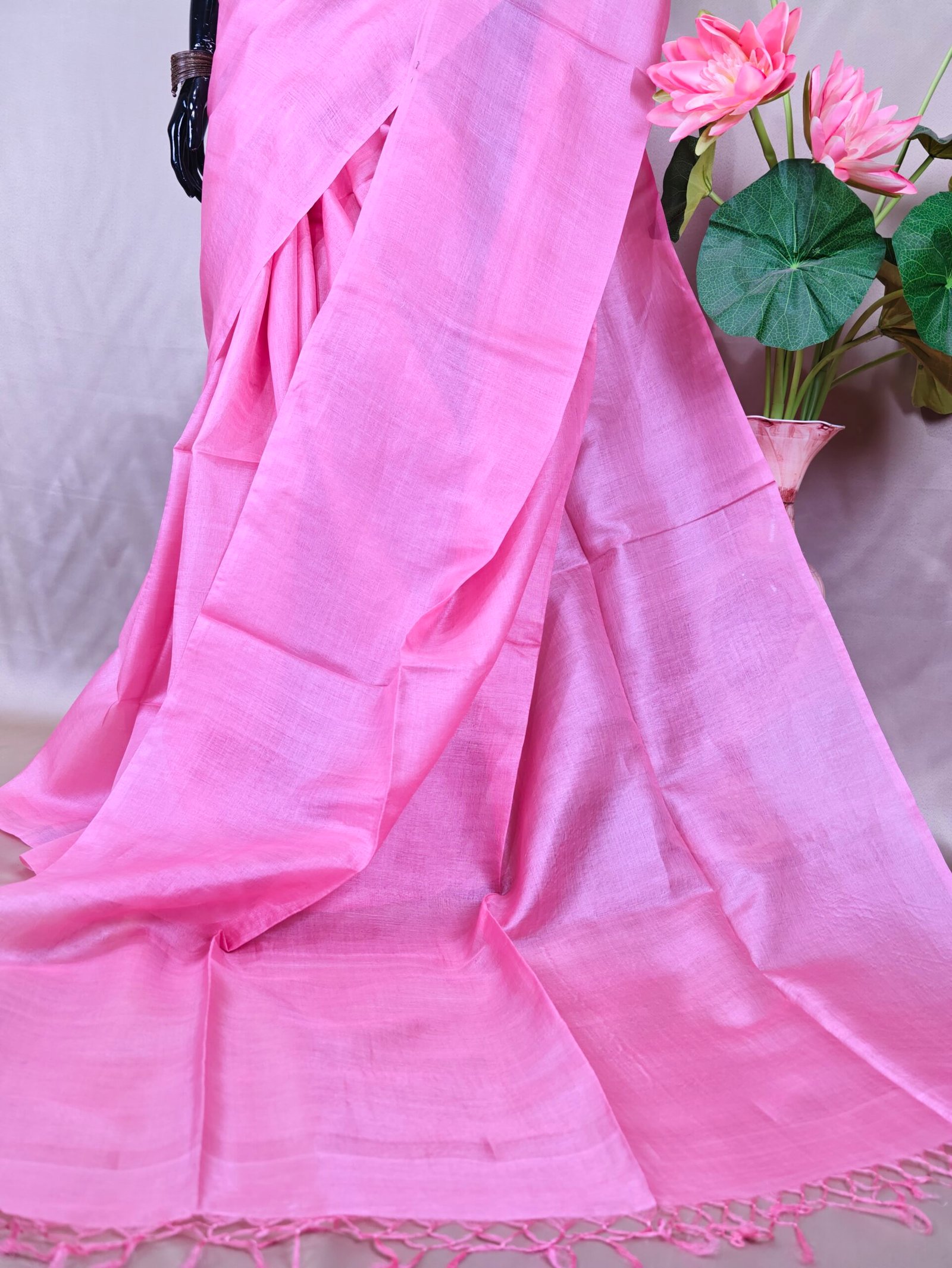 Plain Body Tussar Saree - Image 3