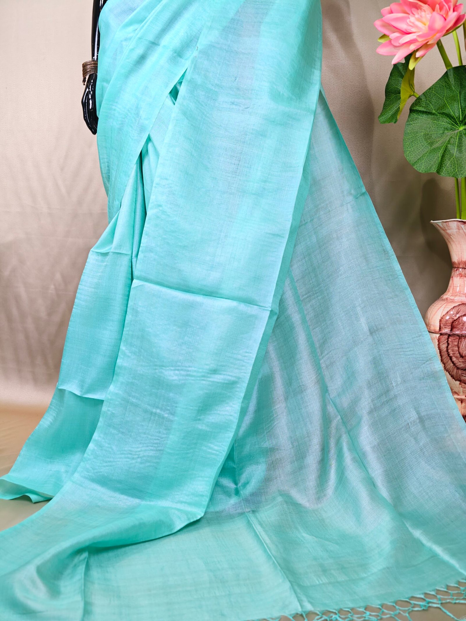 Plain Body Tussar Saree - Image 3