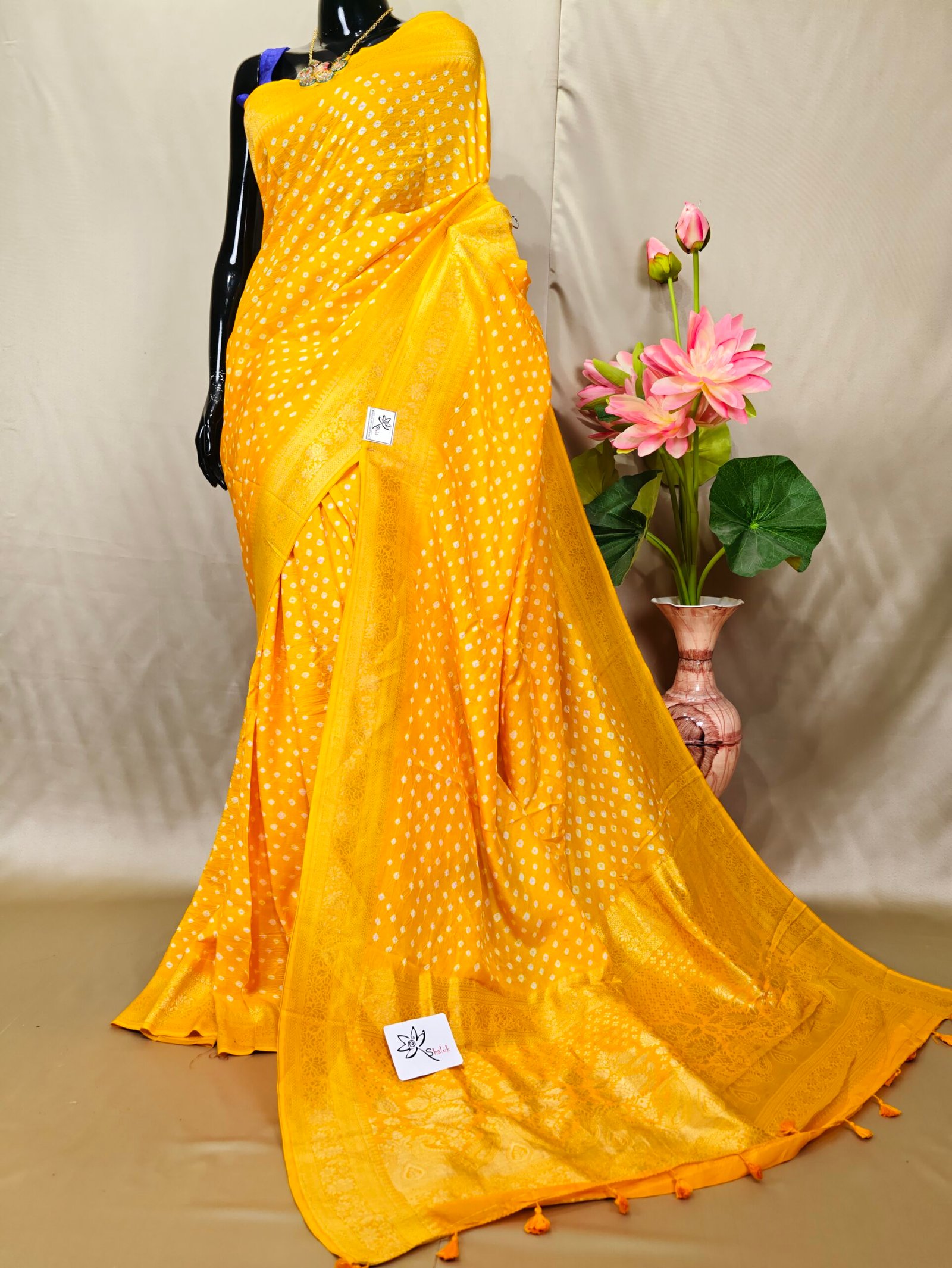 Dola Bandhni Saree