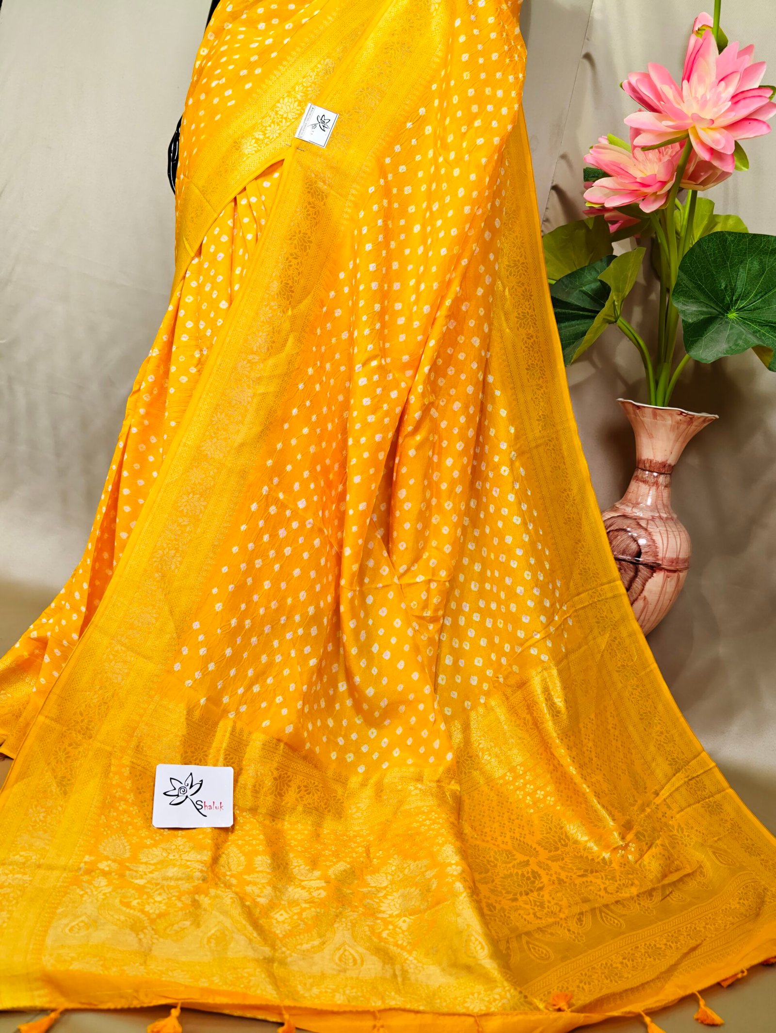 Dola Bandhni Saree - Image 3
