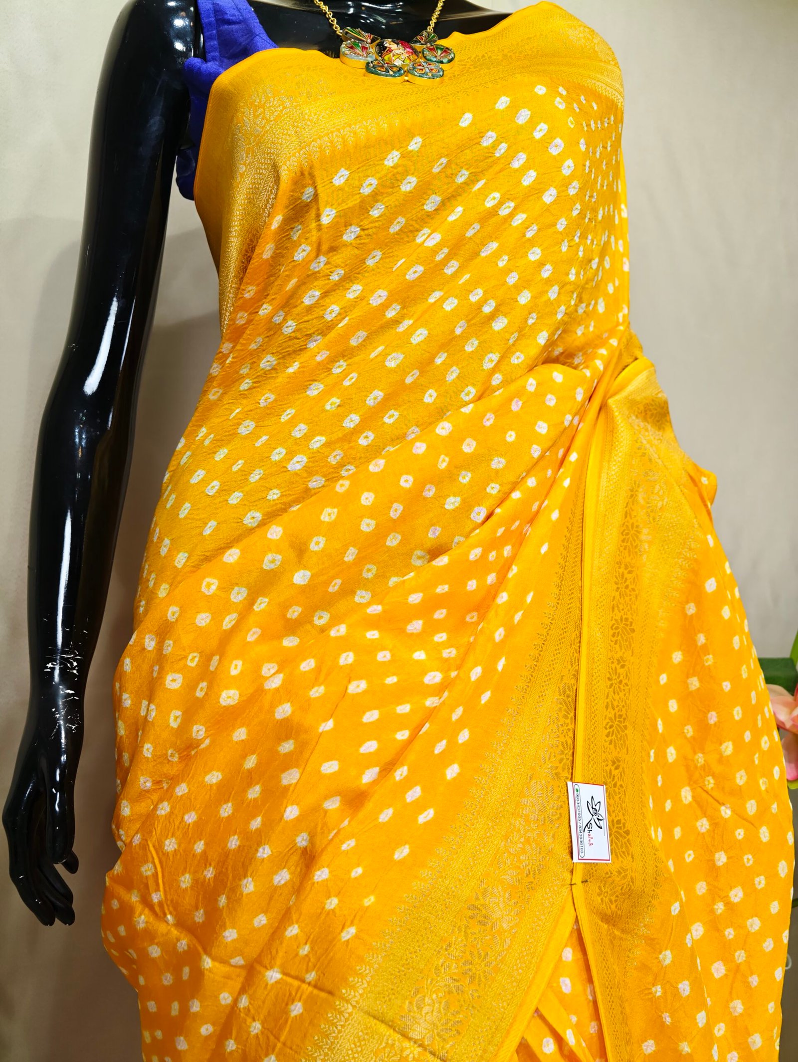 Dola Bandhni Saree - Image 2