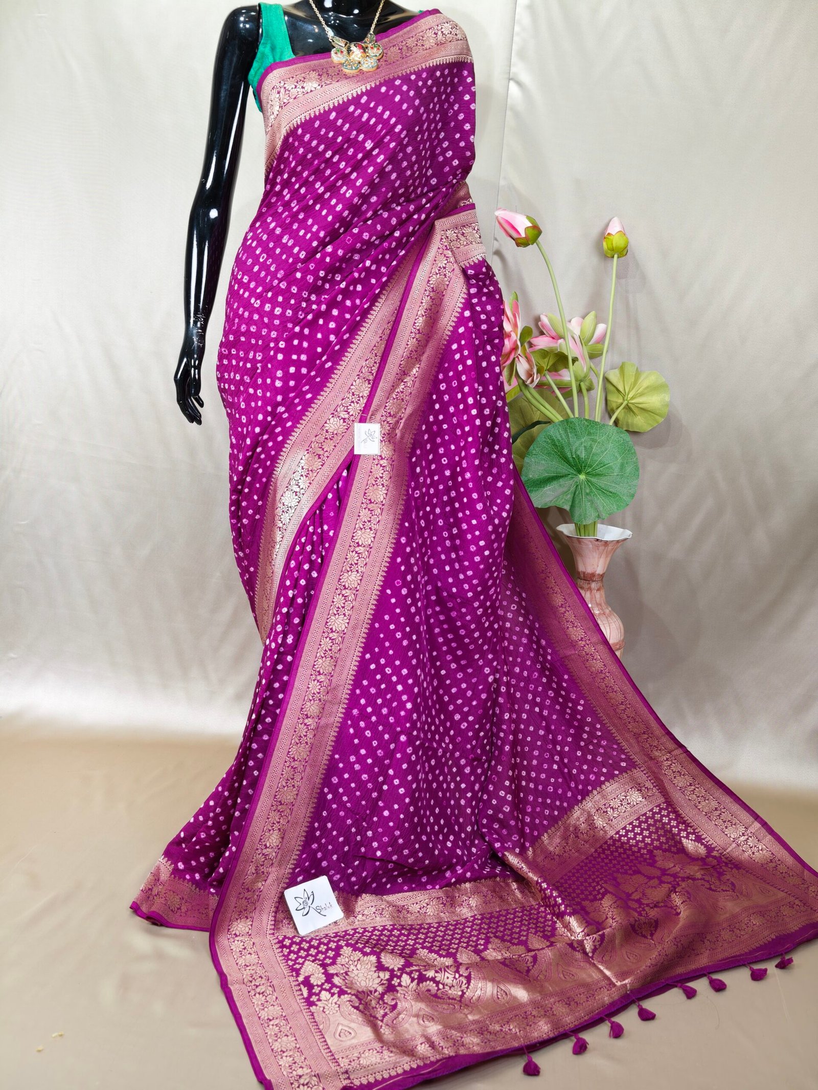 Dola Bandhni Saree