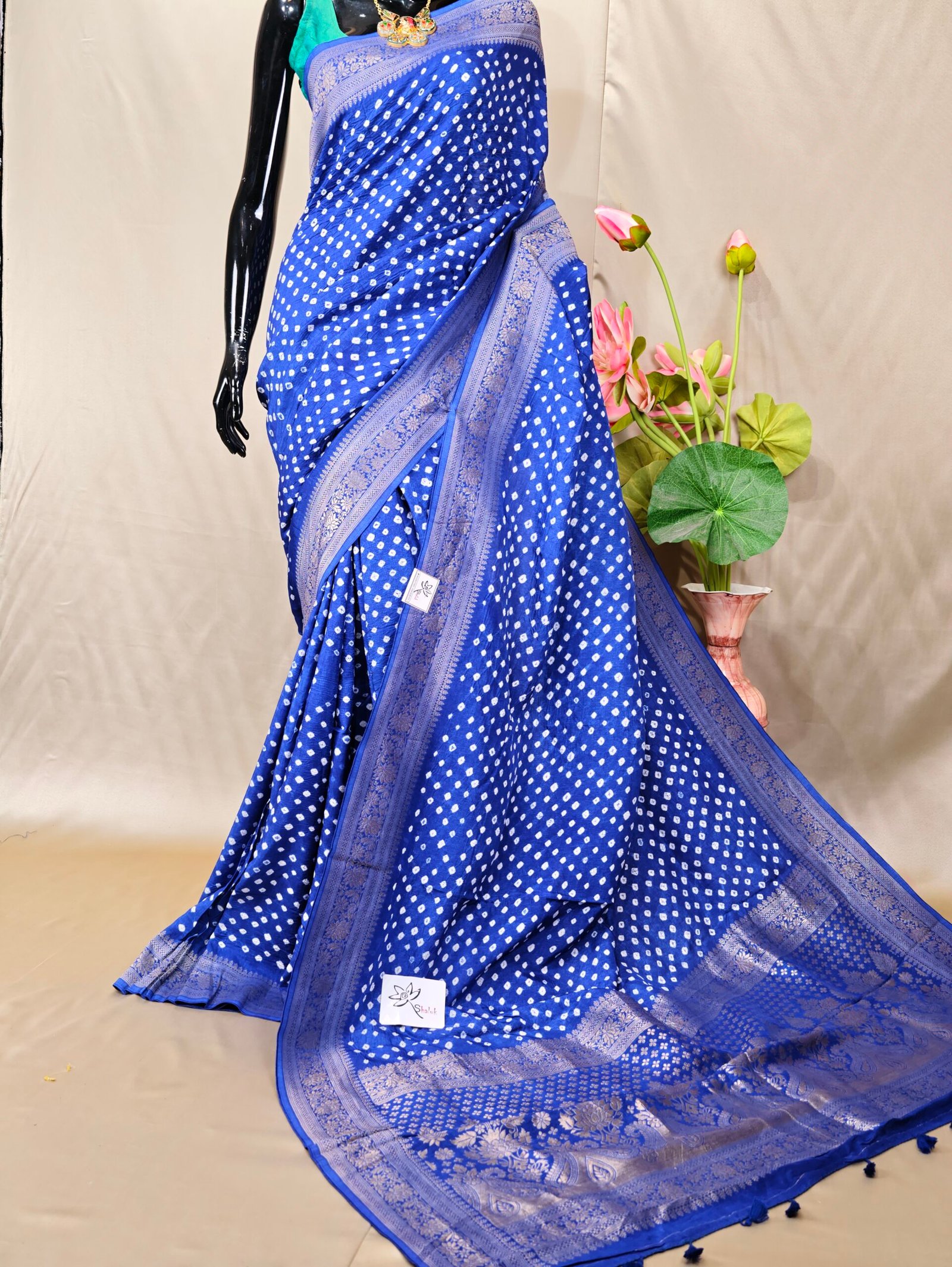 Dola Bandhni Saree