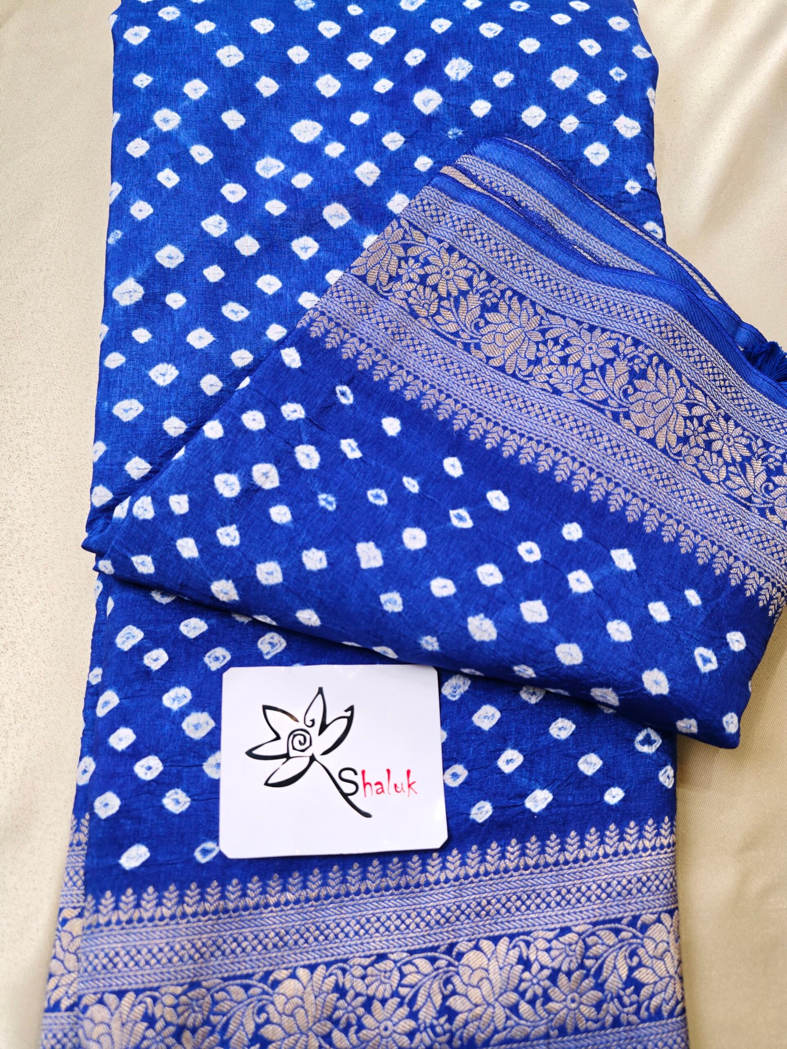 Dola Bandhni Saree - Image 4