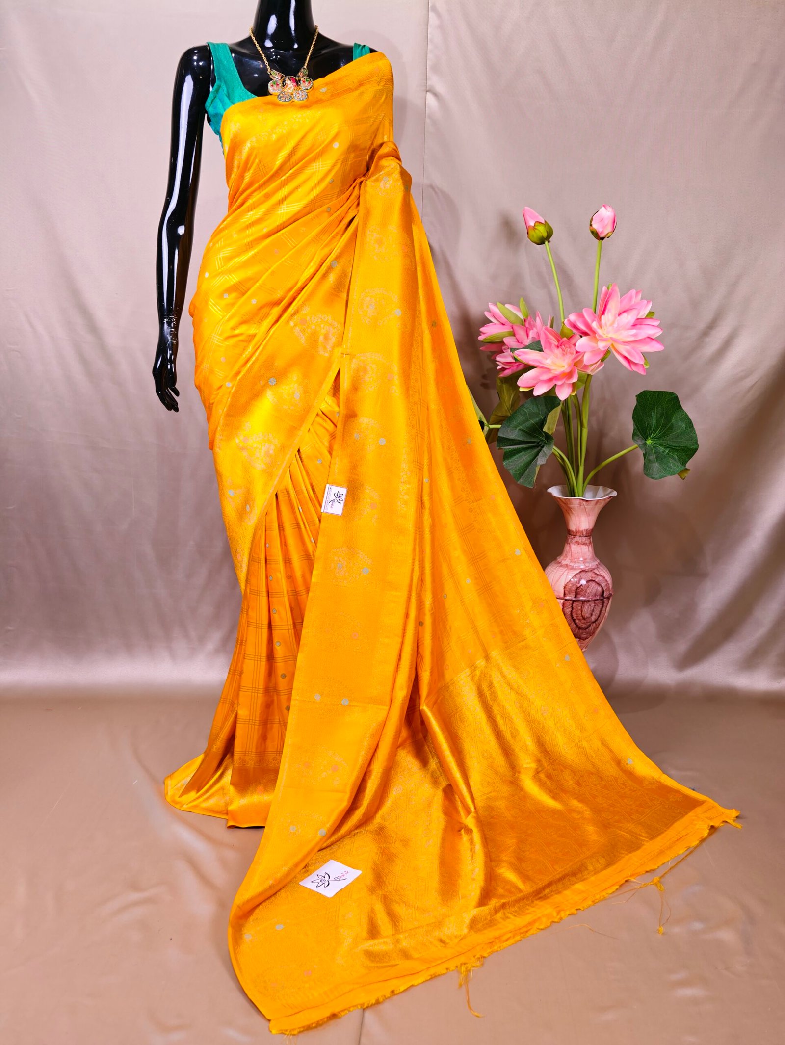 Semi Katan Benarasi